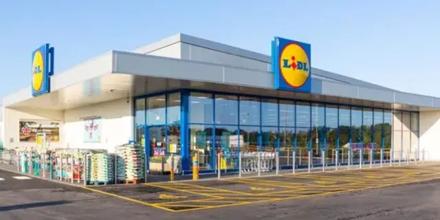 Curtain walling installation by Range Shop Fronts
